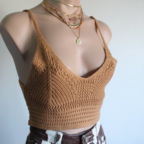 🚨LAST ONE// Peanut butter Crochet top - Picture 6 of 11